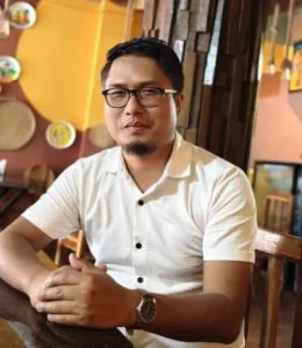 Dr Dustin Lalkulhpuia