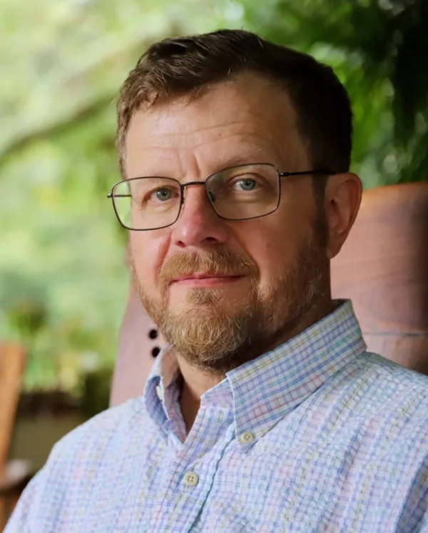 Portrait of Scott Sehon